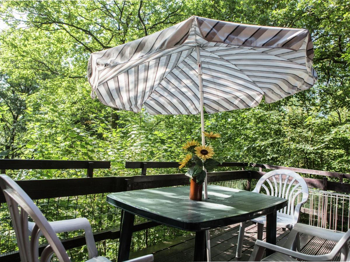 Quaint Chalet In Petithan With Roofed Pool Durbuy Luaran gambar