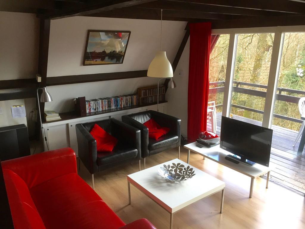 Quaint Chalet In Petithan With Roofed Pool Durbuy Luaran gambar